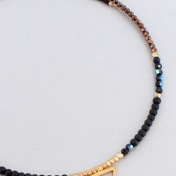 Triangle Charm Bead Choker Necklace Boutique NEW - Picture 3 of 5